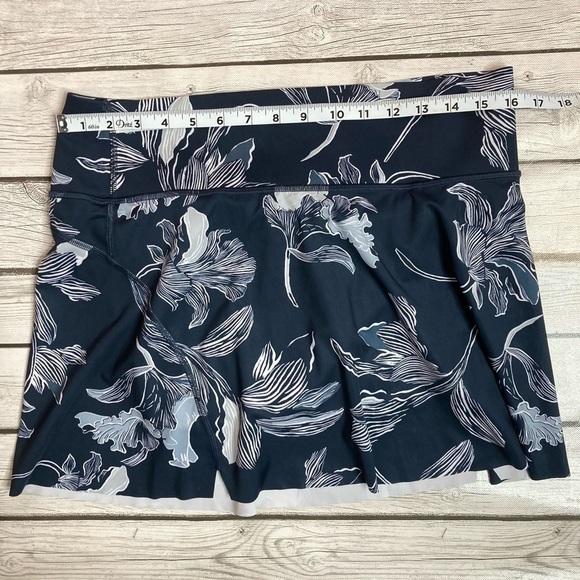 Athleta Womens Skort  Floral Sonic - Picture 4 of 13